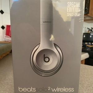 Beatssolo2 wireless Special Edition Space Gray